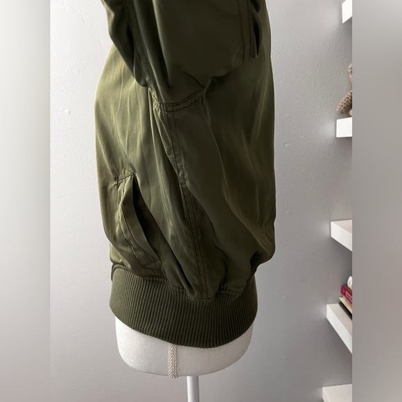 On The Road green bomber jacket, size small - Picture 11 of 15